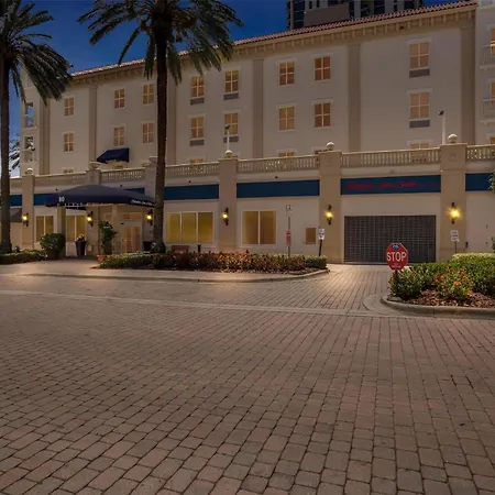 Hampton Inn & Suites St. Petersburg/Downtown-2