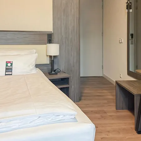 Best Western Plus Plaza Den Haag City Center-3