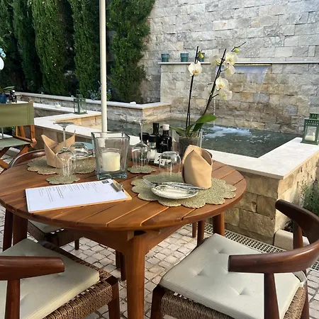 Eleven, Boutique Luxury House & Garden-3