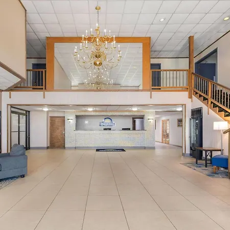 Days Inn By Wyndham Madisonville-3