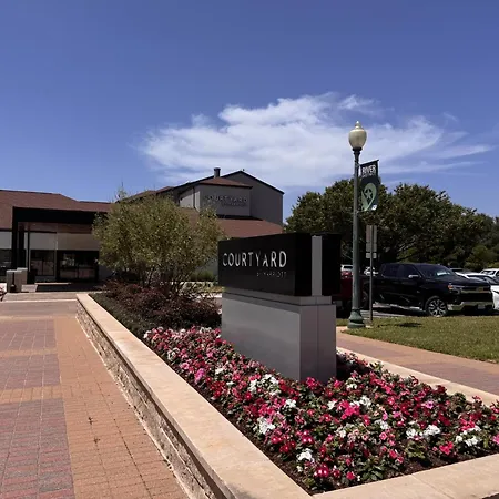 Courtyard By Marriott Waco-3