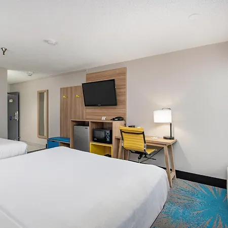Days Inn & Suites By Wyndham Mt Pleasant-2