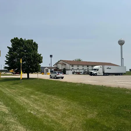 Super 8 By Wyndham Mendota I-39-2