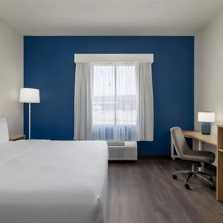 Spark By Hilton Artesia-2