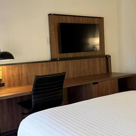 Wingate By Wyndham Airport - Rockville Road-3