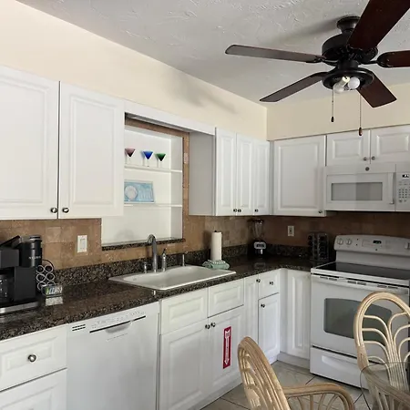 Tropical Villas Of Venice Beach-3