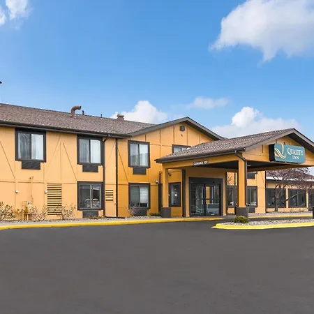 Quality Inn Marquette-3
