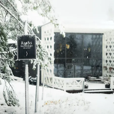 Arctic Treehouse Hotel-2