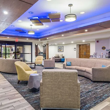 Comfort Inn & Suites Pittsburgh Fox Chapel-2