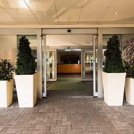 Holiday Inn Edinburgh Zoo By Ihg-3