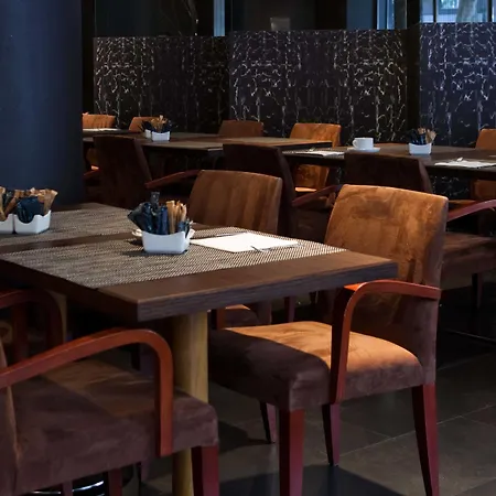 Ac Hotel Carlton Madrid By Marriott-2