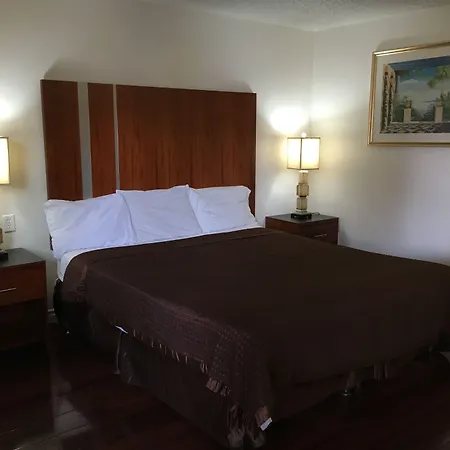 Riverside Inn & Suites-2