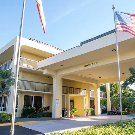 Quality Inn Palm Beach International Airport-3