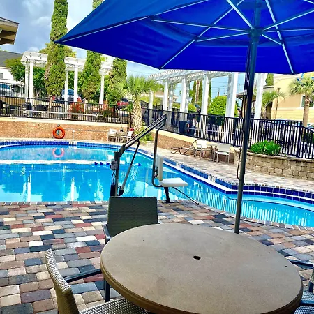 Days Inn By Wyndham Pensacola - Historic Downtown-3