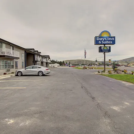 Days Inn & Suites By Wyndham Lolo-3