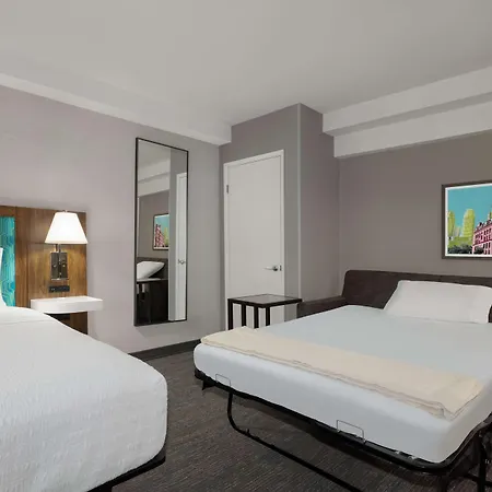 Hampton Inn & Suites By Hilton Toronto Downtown-3