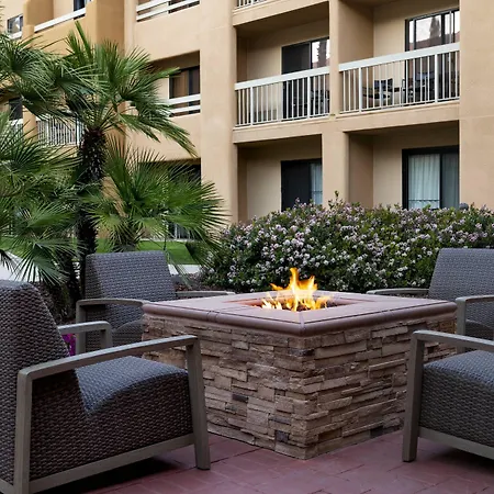 Courtyard By Marriott Palm Springs-2