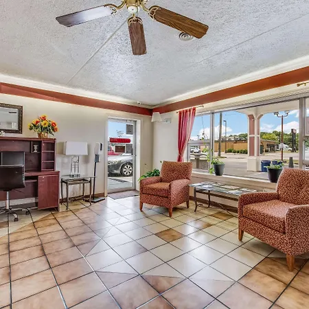 Econo Lodge Eden-2