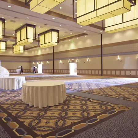 Doubletree By Hilton Phoenix- Tempe-3