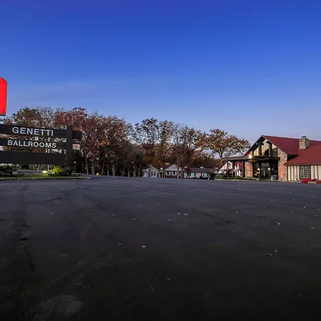 Red Roof Inn & Suites Hazleton-2