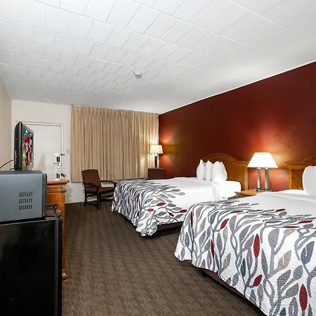 Red Roof Inn & Suites Hazleton-3