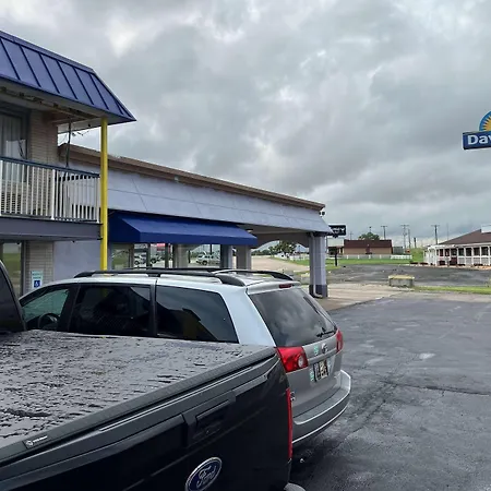 Days Inn By Wyndham Salina South-3