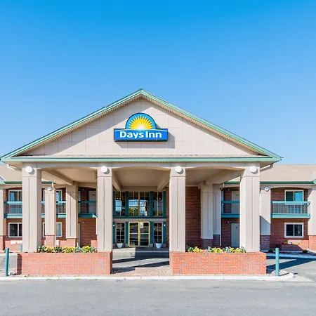 Days Inn By Wyndham Hays-3