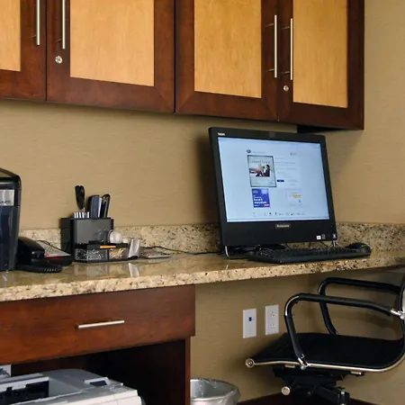 Hampton Inn & Suites Philadelphia/Bensalem-2