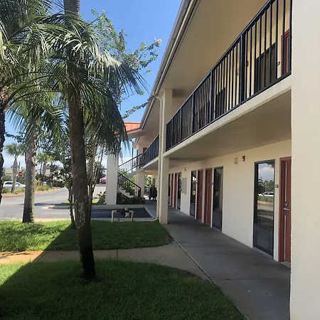 Days Inn & Suites By Wyndham Navarre - Near Beaches Hurlburt-2