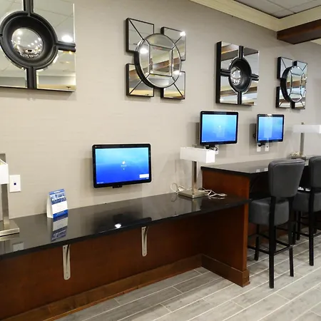 Cottonwood Airport & Expo Hotel Louisville-2