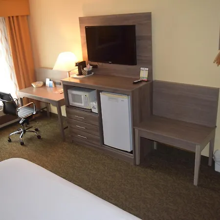 Days Inn By Wyndham Cadillac-2