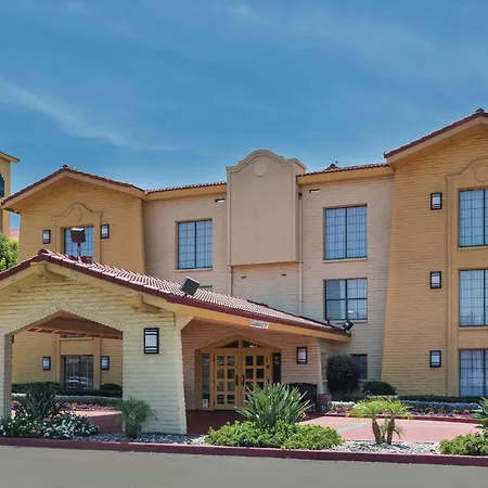 La Quinta Inn By Wyndham San Diego Chula Vista-2