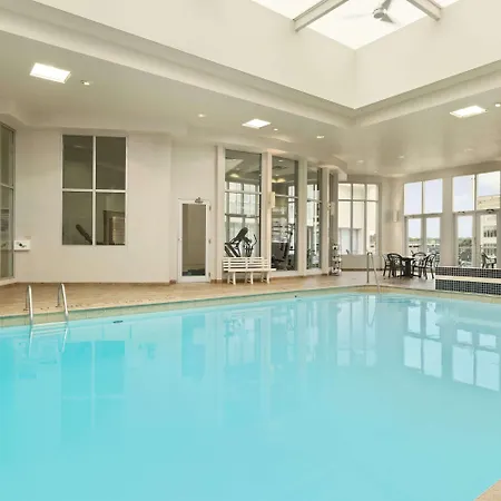 Travelodge By Wyndham Niagara Falls Fallsview-2