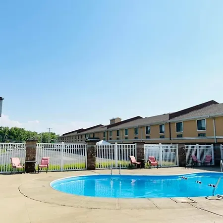Super 8 By Wyndham Fort Scott-2