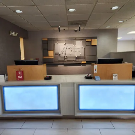 Holiday Inn Express Atlanta W-2