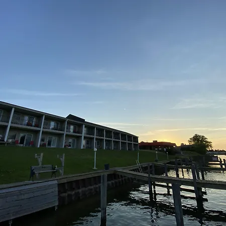 Fleetwood Inn Suites-3