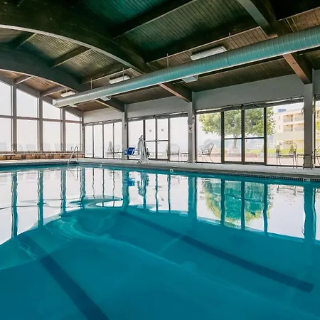 Best Western Plus Silverdale Beach Hotel-2