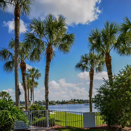 Hilton Vacation Club Charter Club Naples Bay-2