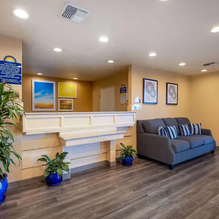 Days Inn By Wyndham Lathrop-3