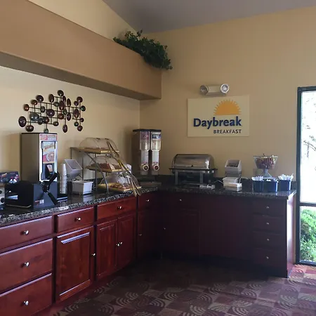 Days Inn By Wyndham Globe-3