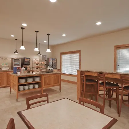 Country Inn & Suites By Radisson, Davenport - Quad Cities-2