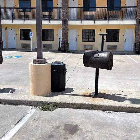 Oyo Hotel Ingleside Tx-3
