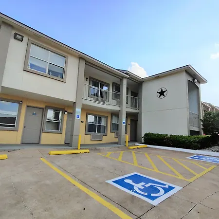 Days Inn By Wyndham Suites Fredericksburg-2