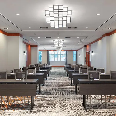 Delta Hotels By Marriott Vancouver Downtown Suites - Downtown Vancouver-3