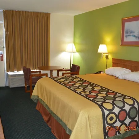 Super 8 By Wyndham Tifton-3