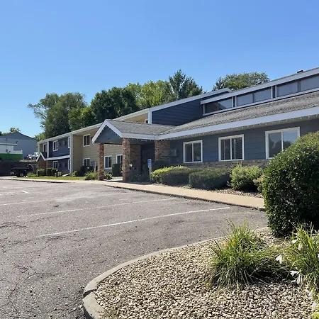 Nichols Inn & Suites-2
