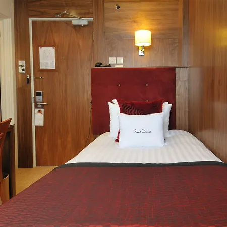 Doubletree By Hilton London - West End-2