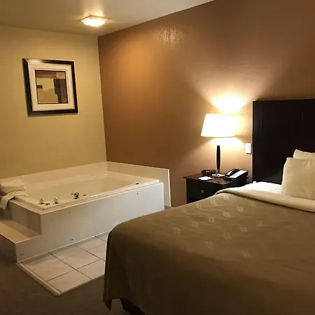 Quality Inn & Suites Terrell-3