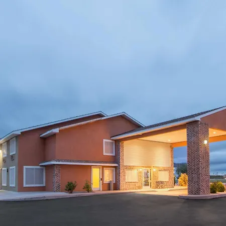 Super 8 By Wyndham Portales-3