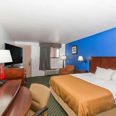 Travelodge By Wyndham Great Bend-2